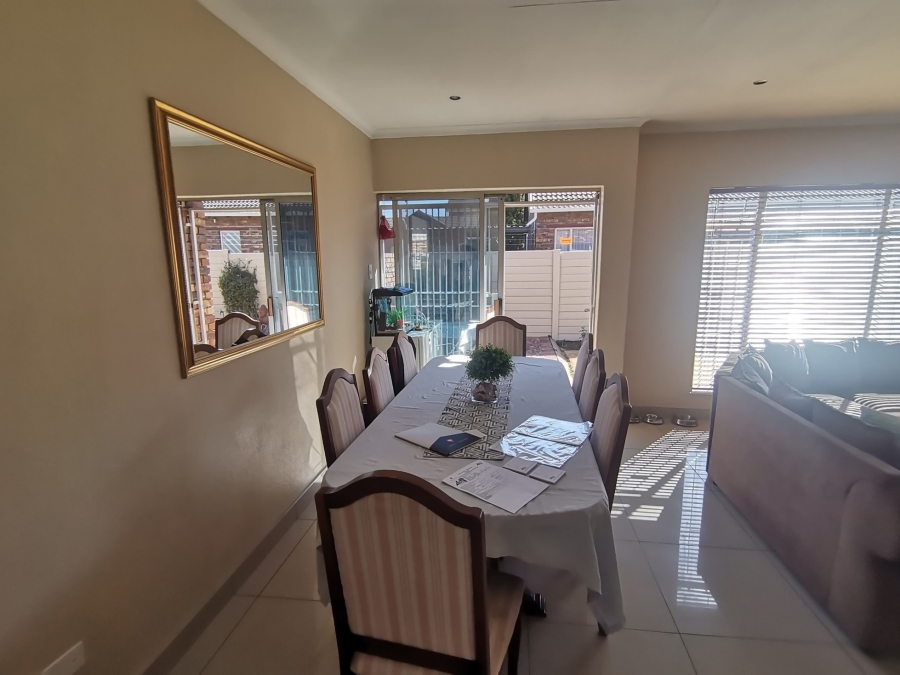 2 Bedroom Property for Sale in Mayfield Park Gauteng