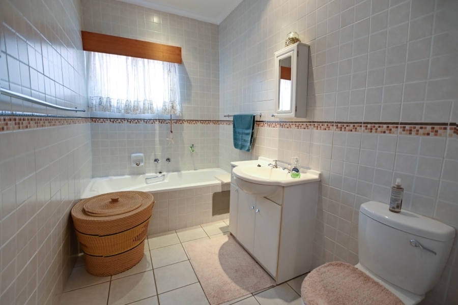 4 Bedroom Property for Sale in Magalieskruin Gauteng