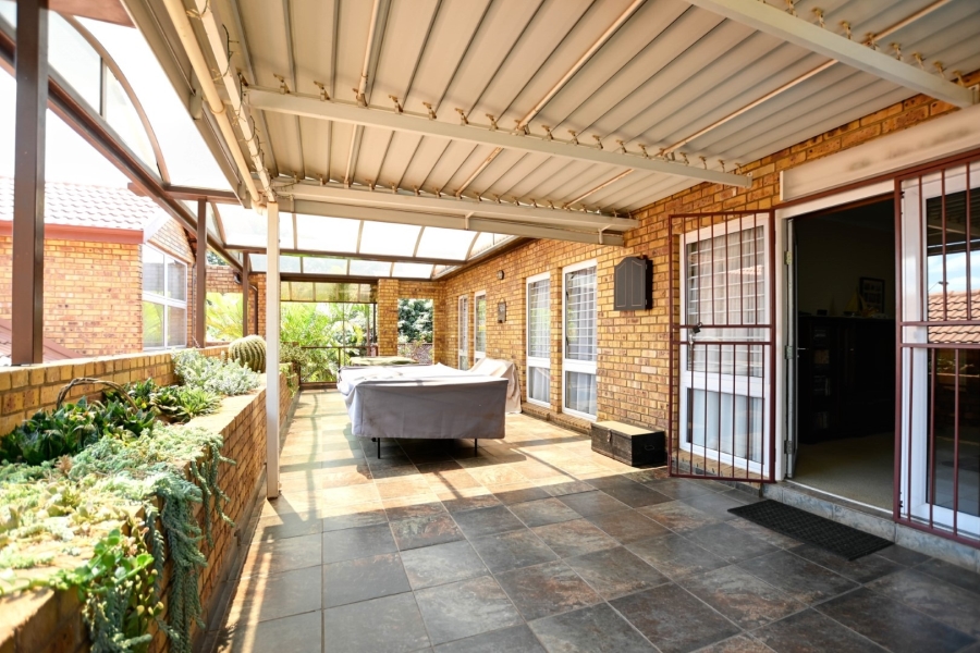 4 Bedroom Property for Sale in Magalieskruin Gauteng