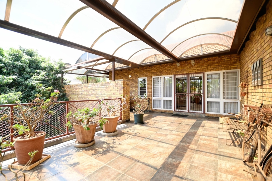 4 Bedroom Property for Sale in Magalieskruin Gauteng