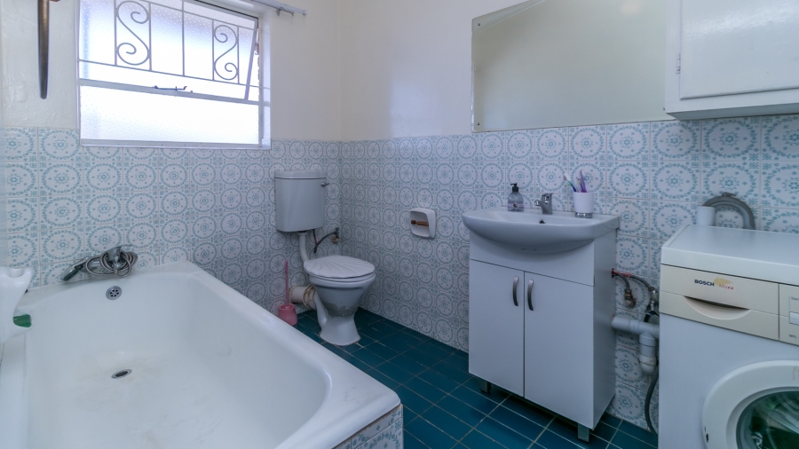 1 Bedroom Property for Sale in Linden Gauteng