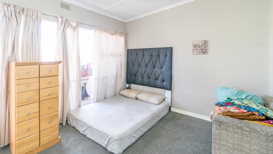 1 Bedroom Property for Sale in Linden Gauteng