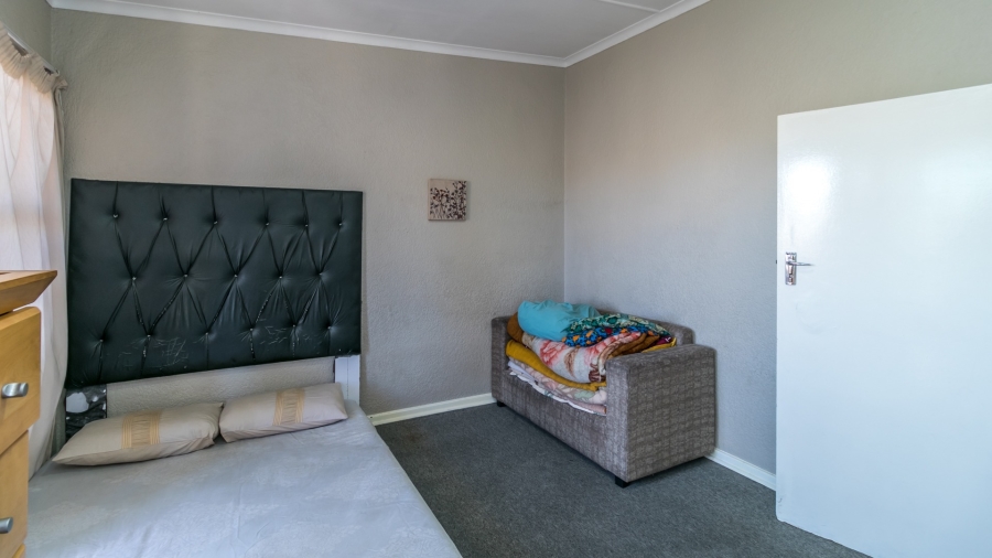 1 Bedroom Property for Sale in Linden Gauteng