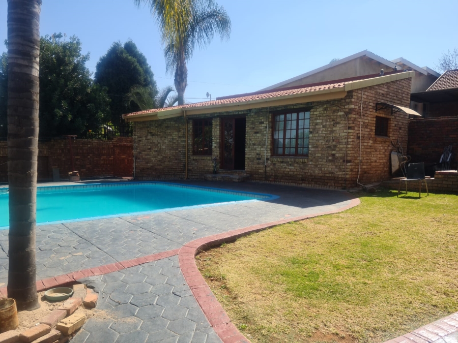 3 Bedroom Property for Sale in Eersterust Gauteng