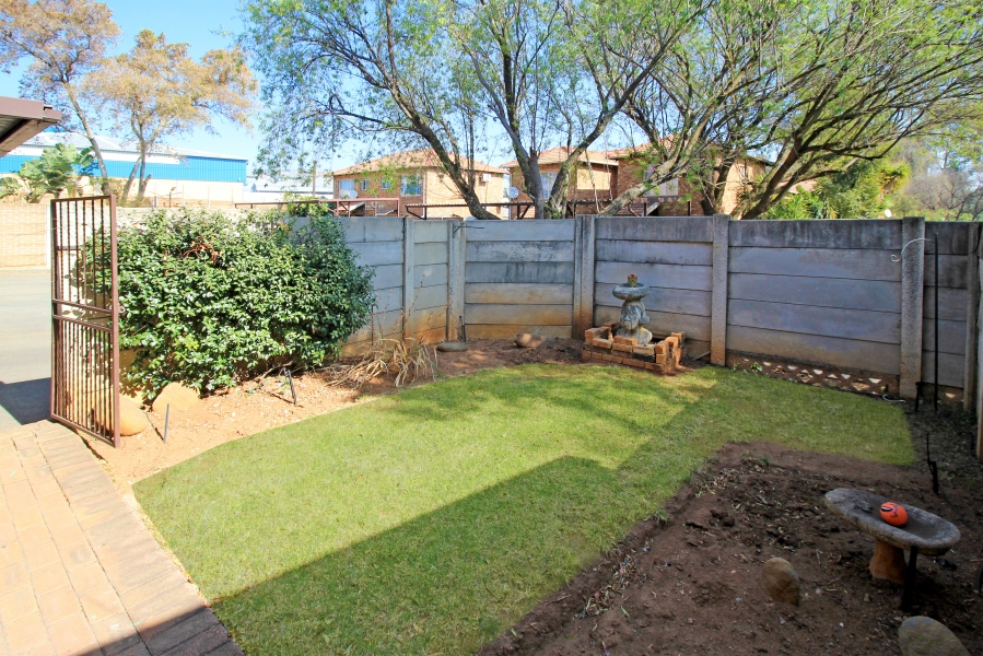 2 Bedroom Property for Sale in Allens Nek Gauteng