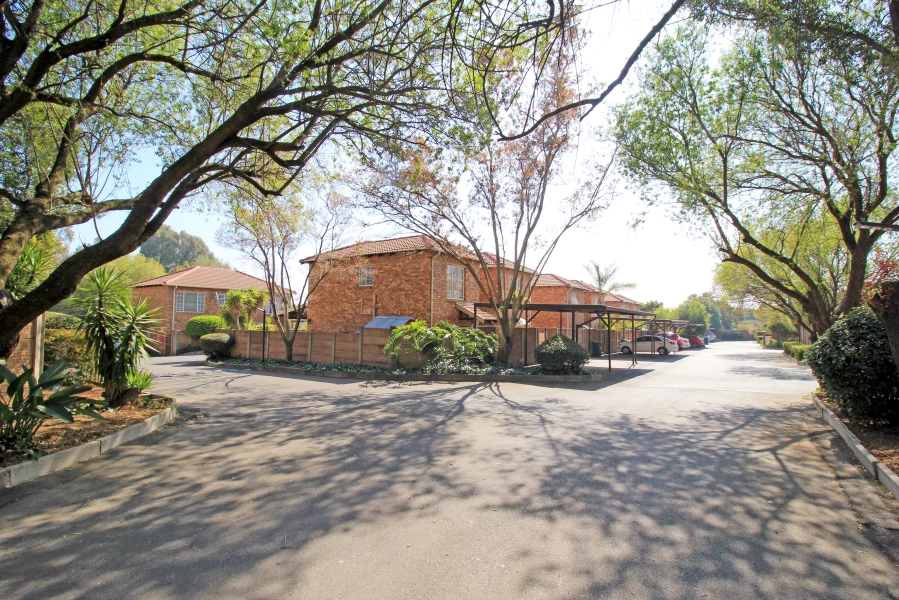 2 Bedroom Property for Sale in Allens Nek Gauteng