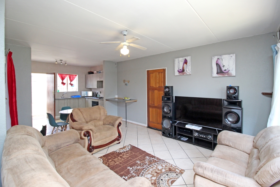 2 Bedroom Property for Sale in Allens Nek Gauteng