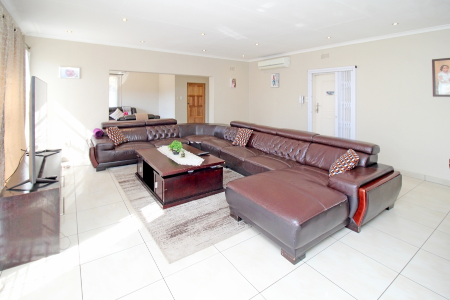 4 Bedroom Property for Sale in Weltevreden Park Gauteng