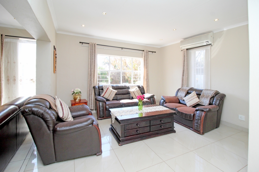 4 Bedroom Property for Sale in Weltevreden Park Gauteng