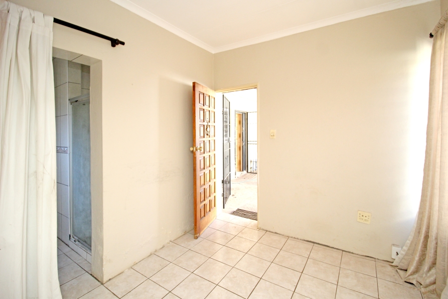 4 Bedroom Property for Sale in Weltevreden Park Gauteng