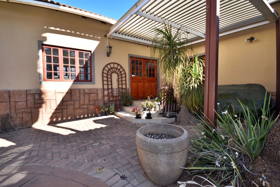 4 Bedroom Property for Sale in Olivedale Gauteng