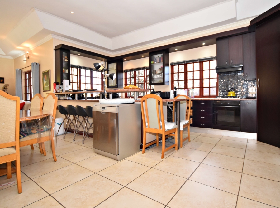 4 Bedroom Property for Sale in Olivedale Gauteng