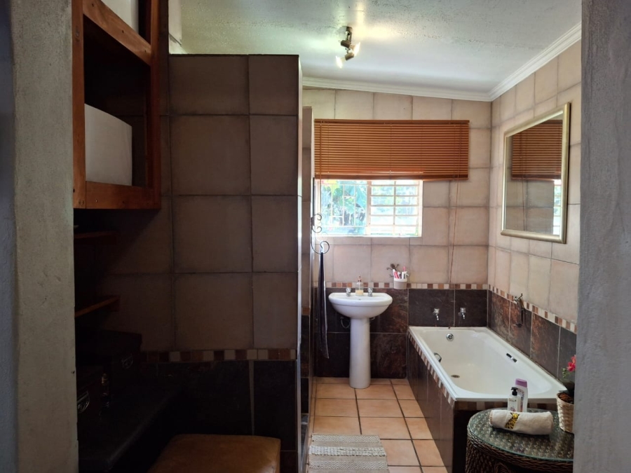 4 Bedroom Property for Sale in Parktown Estate Gauteng