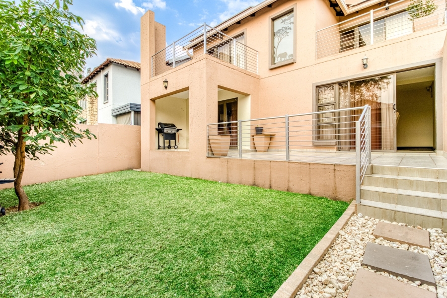 4 Bedroom Property for Sale in Broadacres Gauteng