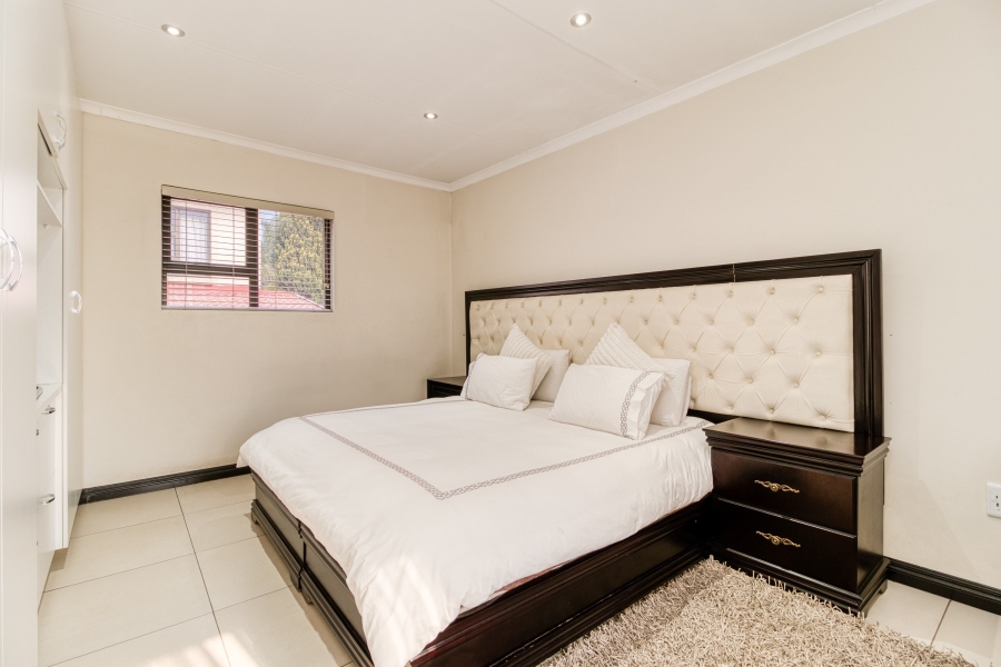 4 Bedroom Property for Sale in Broadacres Gauteng