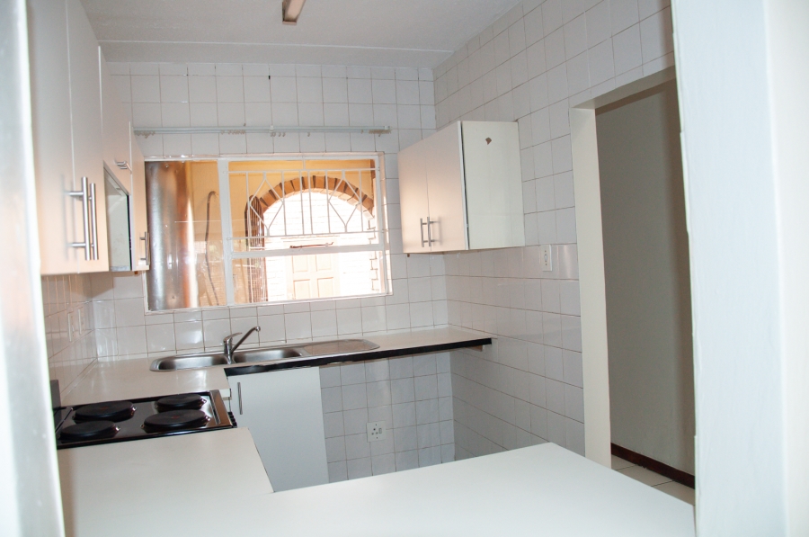 2 Bedroom Property for Sale in Buccleuch Gauteng