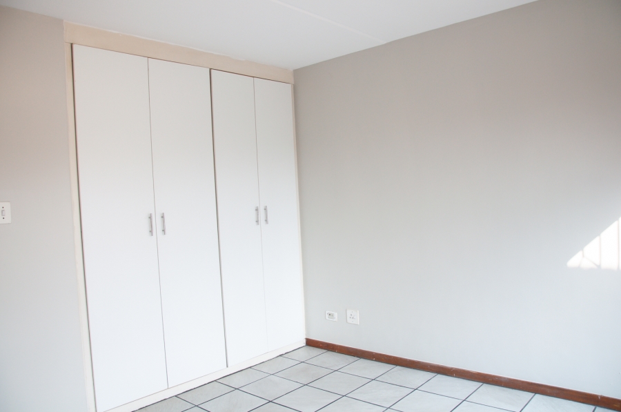 2 Bedroom Property for Sale in Buccleuch Gauteng