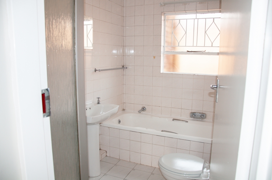 2 Bedroom Property for Sale in Buccleuch Gauteng