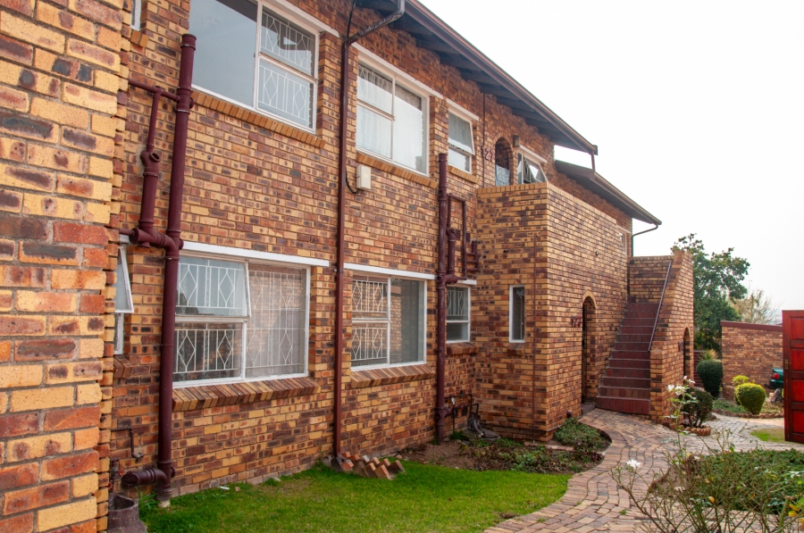 2 Bedroom Property for Sale in Buccleuch Gauteng