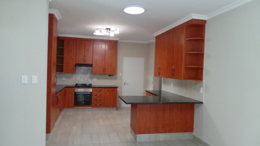 To Let 3 Bedroom Property for Rent in Kenleaf Gauteng