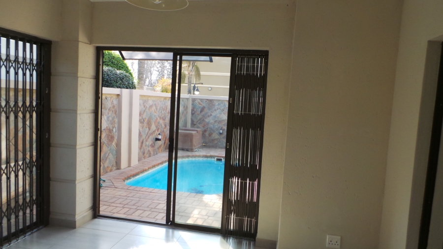 To Let 3 Bedroom Property for Rent in Kenleaf Gauteng