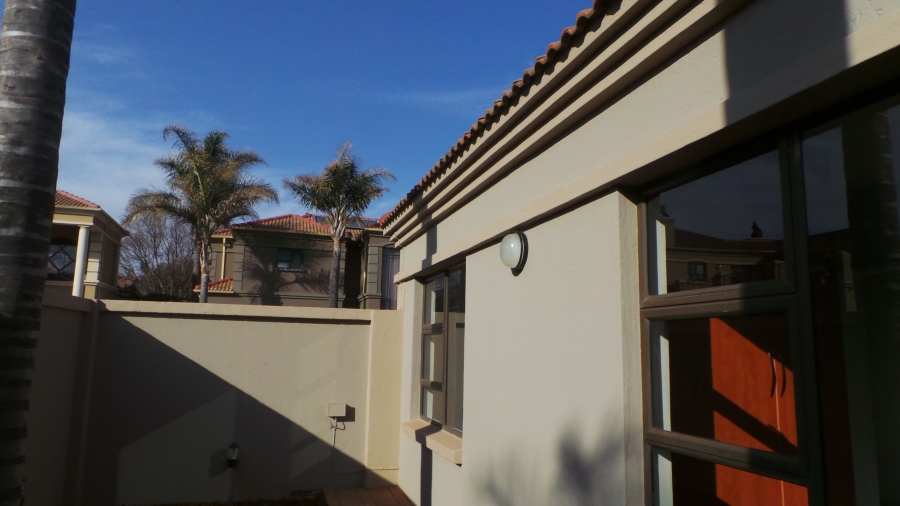 To Let 3 Bedroom Property for Rent in Kenleaf Gauteng