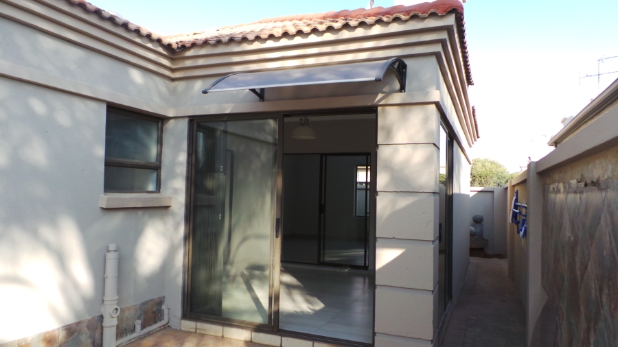 To Let 3 Bedroom Property for Rent in Kenleaf Gauteng