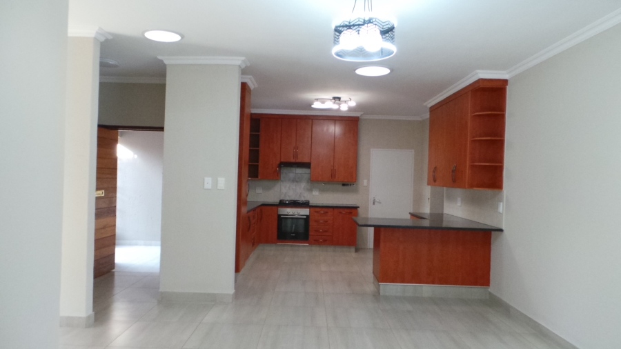 To Let 3 Bedroom Property for Rent in Kenleaf Gauteng