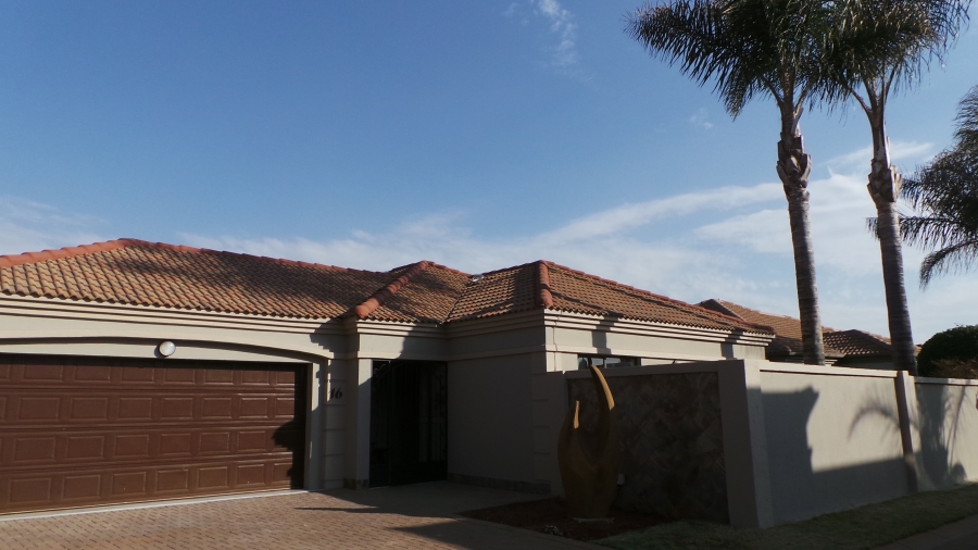 To Let 3 Bedroom Property for Rent in Kenleaf Gauteng