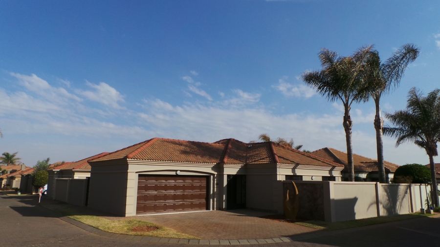 To Let 3 Bedroom Property for Rent in Kenleaf Gauteng