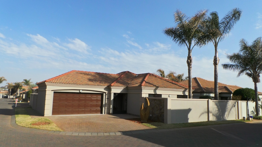 To Let 3 Bedroom Property for Rent in Kenleaf Gauteng