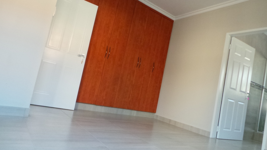 To Let 3 Bedroom Property for Rent in Kenleaf Gauteng