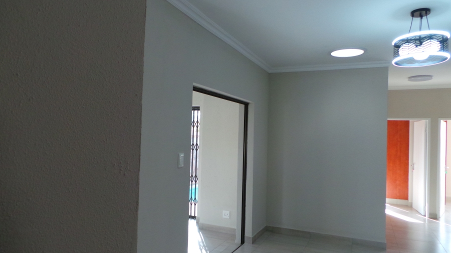 To Let 3 Bedroom Property for Rent in Kenleaf Gauteng