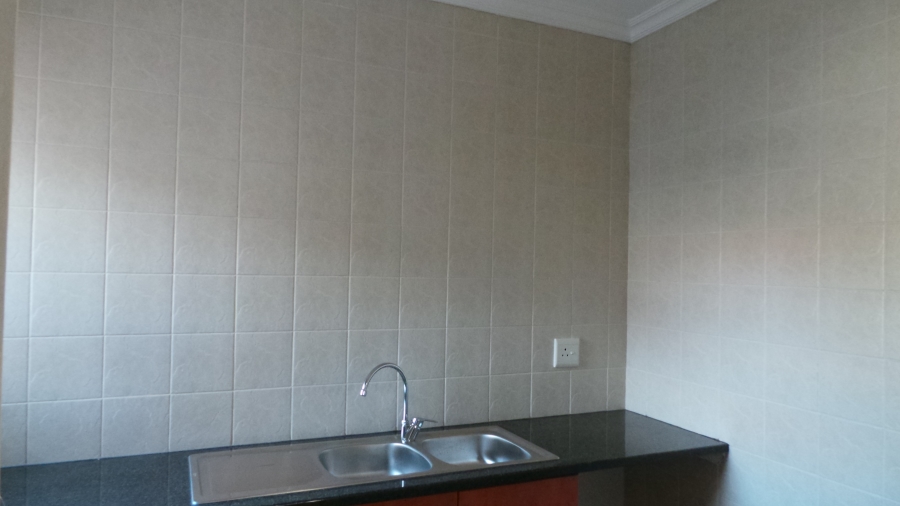 To Let 3 Bedroom Property for Rent in Kenleaf Gauteng