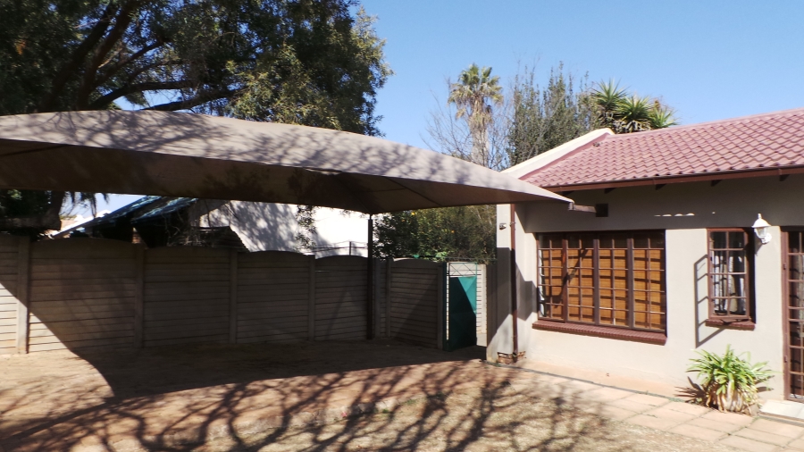 To Let 1 Bedroom Property for Rent in Dersley Gauteng