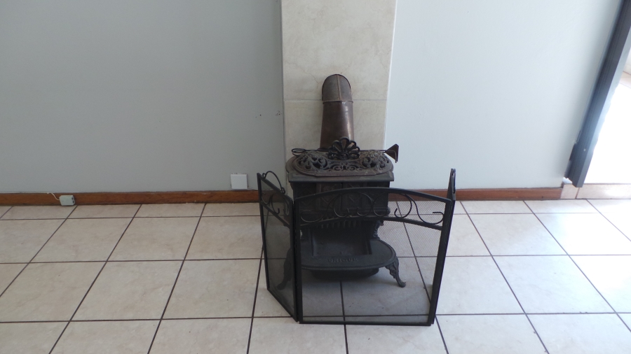 To Let 1 Bedroom Property for Rent in Dersley Gauteng