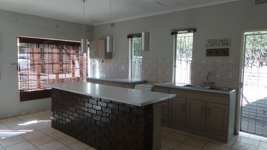 To Let 1 Bedroom Property for Rent in Dersley Gauteng