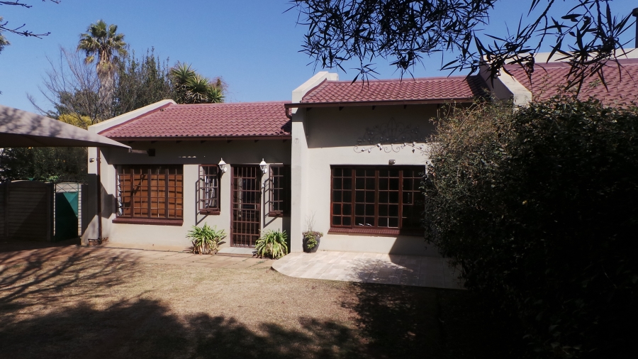 To Let 1 Bedroom Property for Rent in Dersley Gauteng