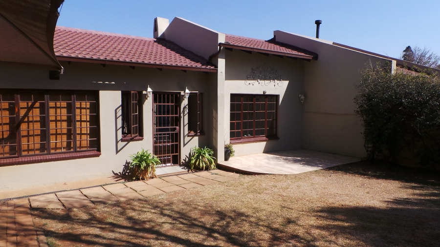 To Let 1 Bedroom Property for Rent in Dersley Gauteng