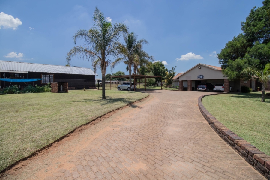 6 Bedroom Property for Sale in Benoni AH Gauteng