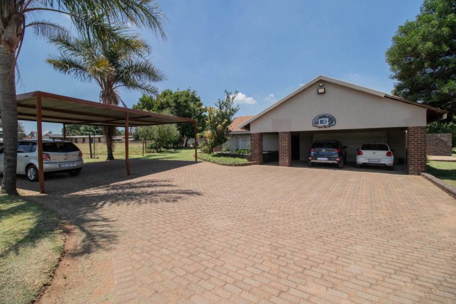 6 Bedroom Property for Sale in Benoni AH Gauteng