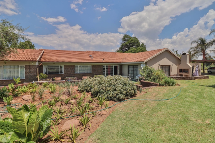 6 Bedroom Property for Sale in Benoni AH Gauteng