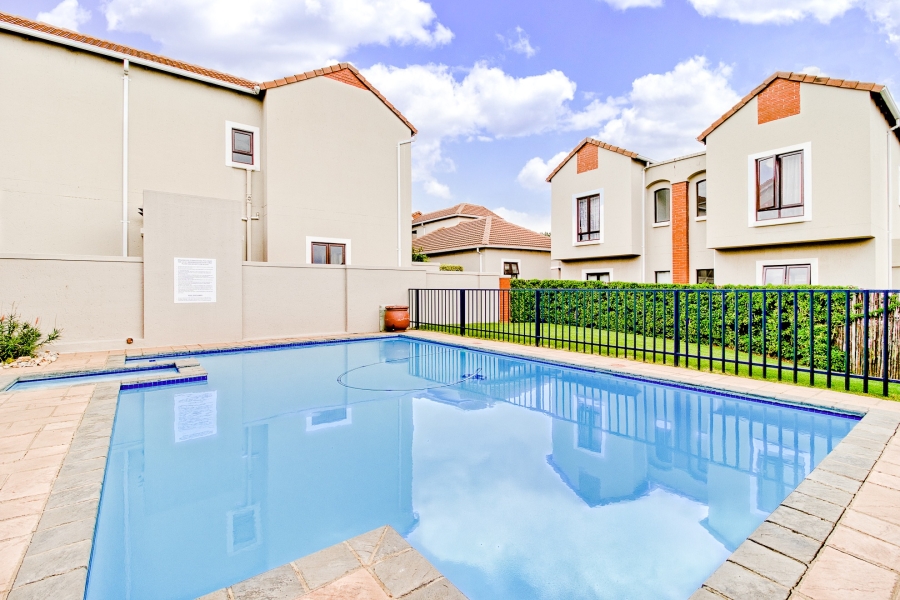 1 Bedroom Property for Sale in Broadacres Gauteng