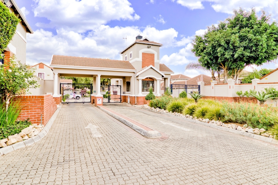 1 Bedroom Property for Sale in Broadacres Gauteng