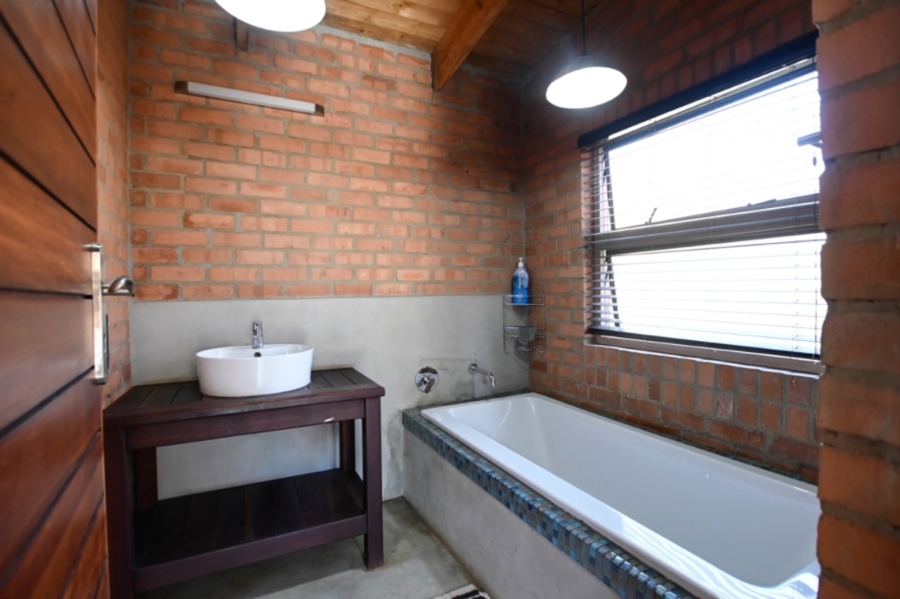 5 Bedroom Property for Sale in Sable Hills Gauteng