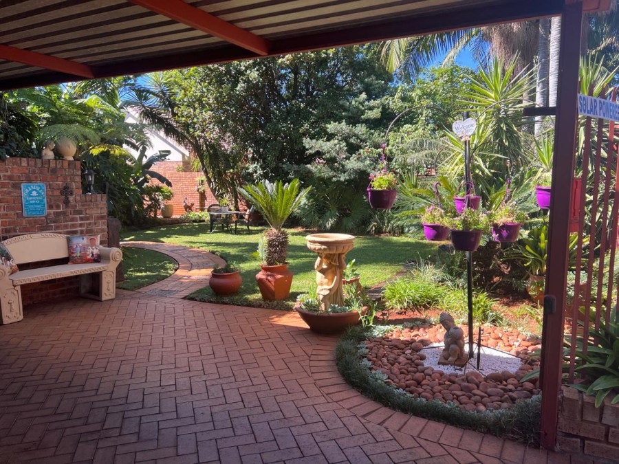 6 Bedroom Property for Sale in Annlin Gauteng