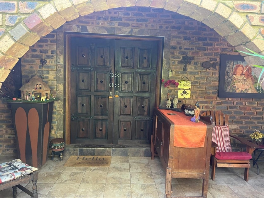 6 Bedroom Property for Sale in Annlin Gauteng