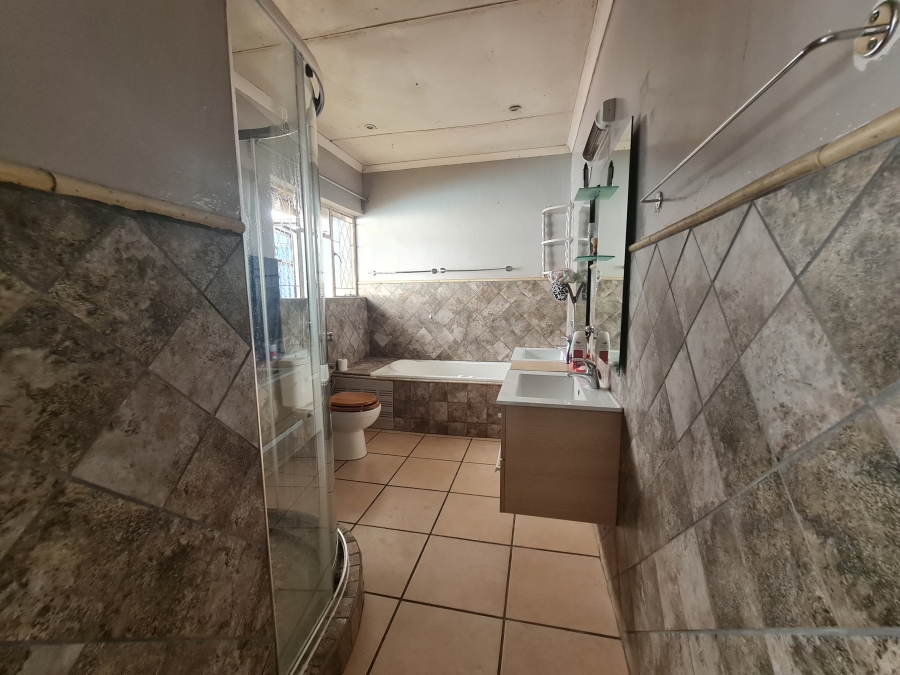 4 Bedroom Property for Sale in Croydon Gauteng