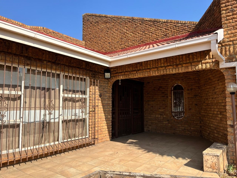 4 Bedroom Property for Sale in Edelweiss Gauteng