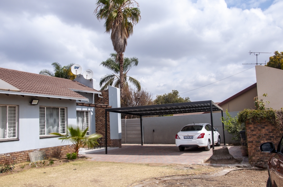 To Let 3 Bedroom Property for Rent in Noordwyk Gauteng